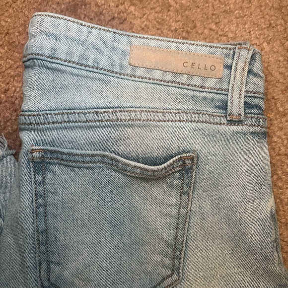 Cello Light Blue Women's Jeans Raw Hem size 9 Women’s - Picture 2 of 9